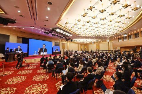 李克強：今年政府支出更多向民生領(lǐng)域傾斜，特別是義務(wù)教育和基本醫療